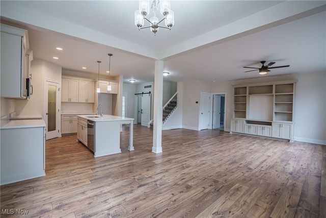 2938 S Hametown Road, Barberton, OH 44203