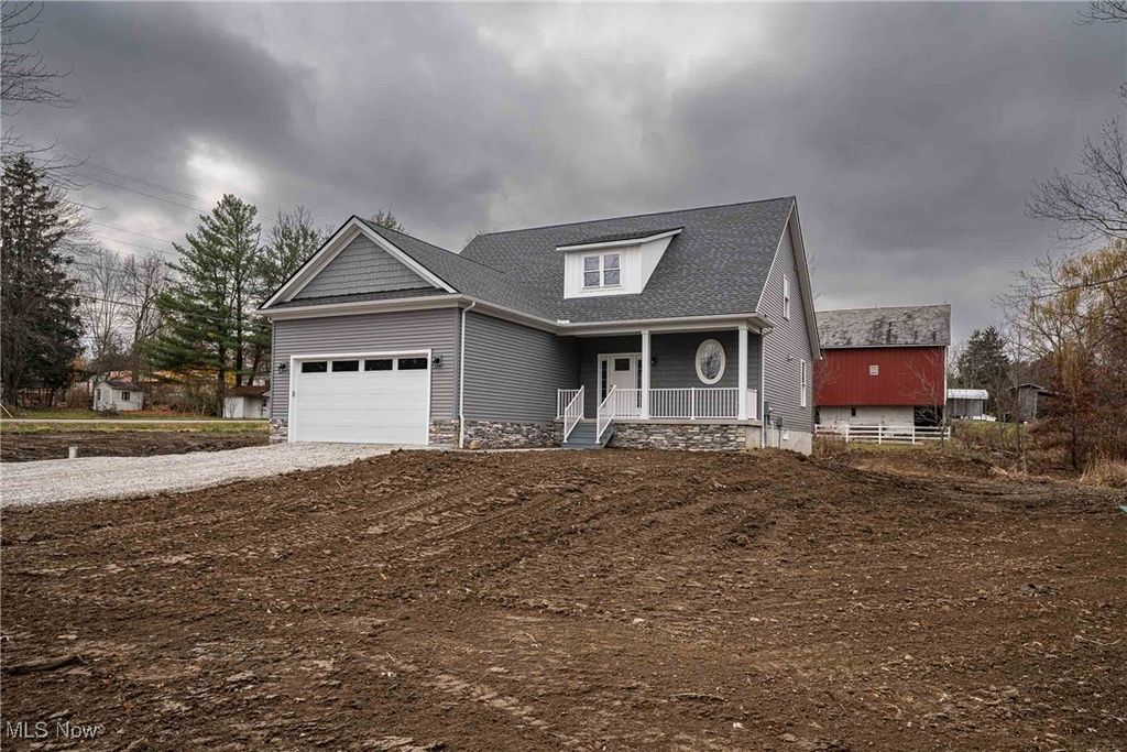 2938 S Hametown Road, Barberton, OH 44203