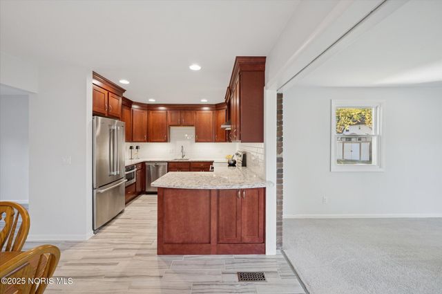 6046 Gillingham Drive, Sylvania, OH 43560