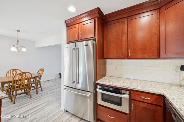 6046 Gillingham Drive, Sylvania, OH 43560