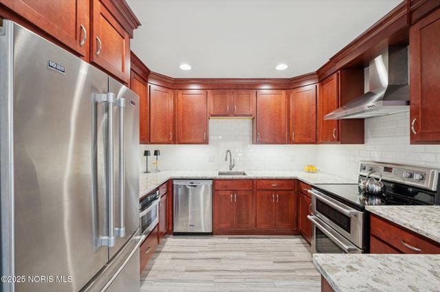 6046 Gillingham Drive, Sylvania, OH 43560