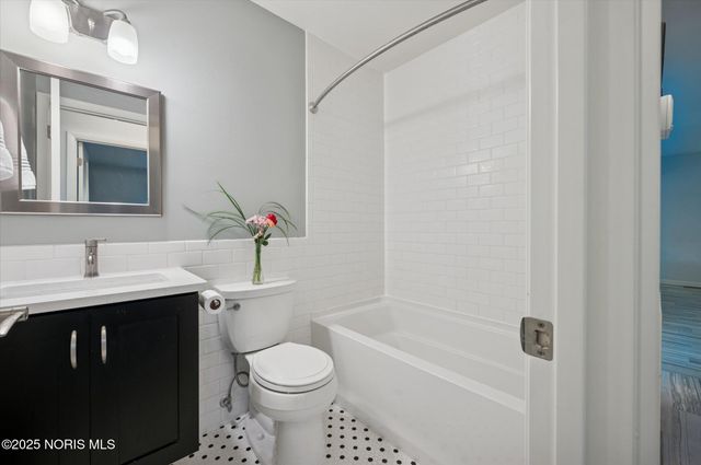 6046 Gillingham Drive, Sylvania, OH 43560