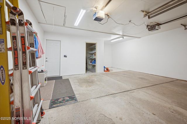 6046 Gillingham Drive, Sylvania, OH 43560