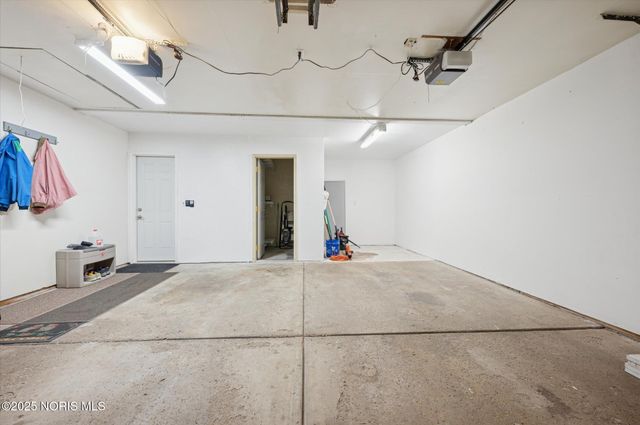 6046 Gillingham Drive, Sylvania, OH 43560