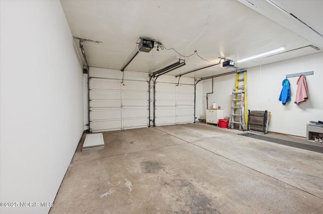 6046 Gillingham Drive, Sylvania, OH 43560