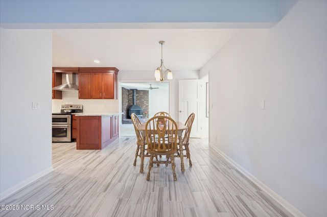 6046 Gillingham Drive, Sylvania, OH 43560