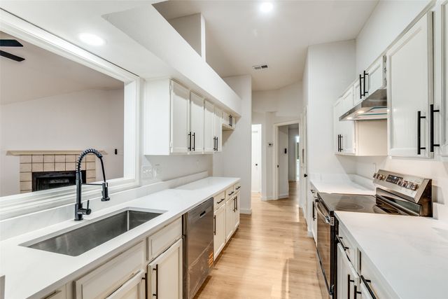 10316 Ridge Oak Street, Dallas, TX 75227