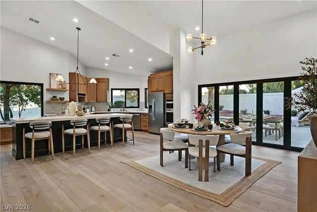 206 East Mesa Verde Lane, Las Vegas, NV 89123