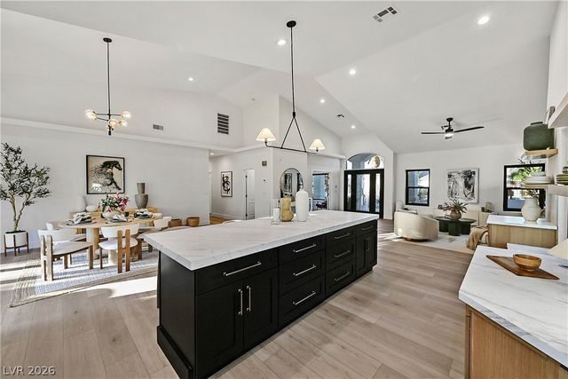206 East Mesa Verde Lane, Las Vegas, NV 89123