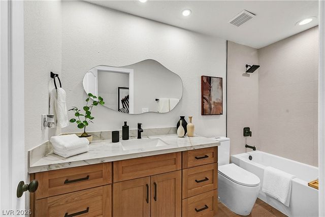 206 East Mesa Verde Lane, Las Vegas, NV 89123