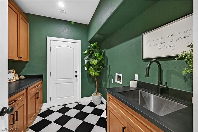 206 East Mesa Verde Lane, Las Vegas, NV 89123