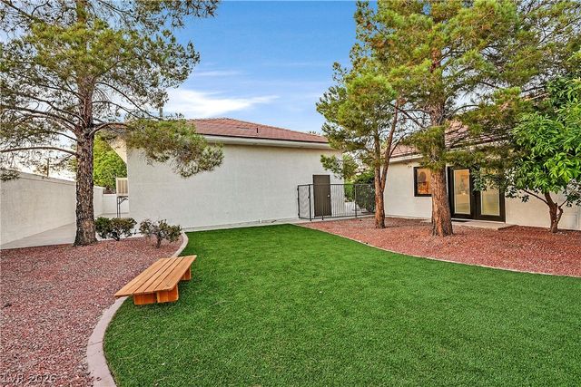 206 East Mesa Verde Lane, Las Vegas, NV 89123