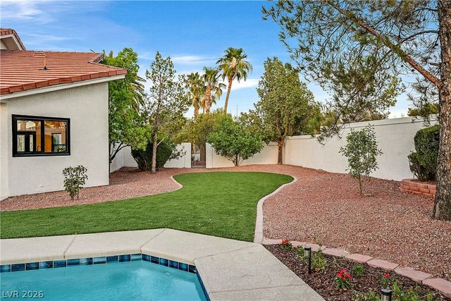 206 East Mesa Verde Lane, Las Vegas, NV 89123