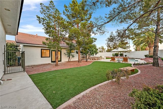 206 East Mesa Verde Lane, Las Vegas, NV 89123