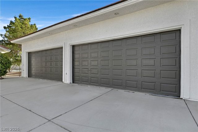 206 East Mesa Verde Lane, Las Vegas, NV 89123
