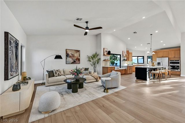 206 East Mesa Verde Lane, Las Vegas, NV 89123