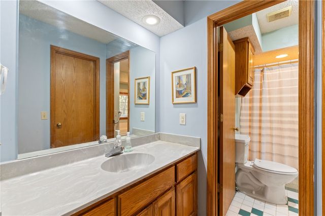 14 Runnymede Lane, Bella Vista, AR 72715