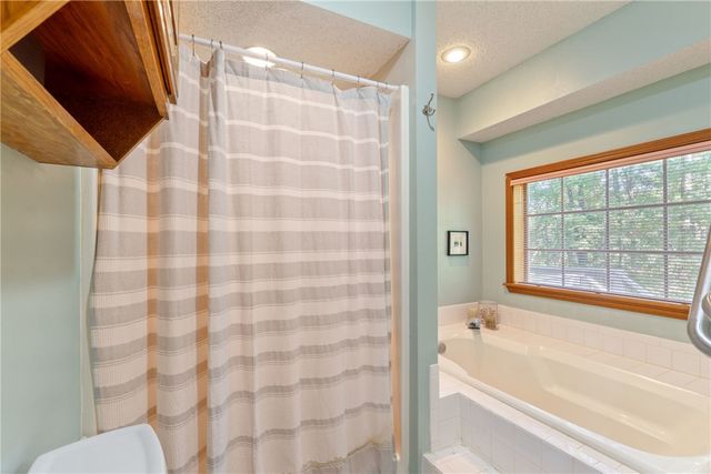 14 Runnymede Lane, Bella Vista, AR 72715
