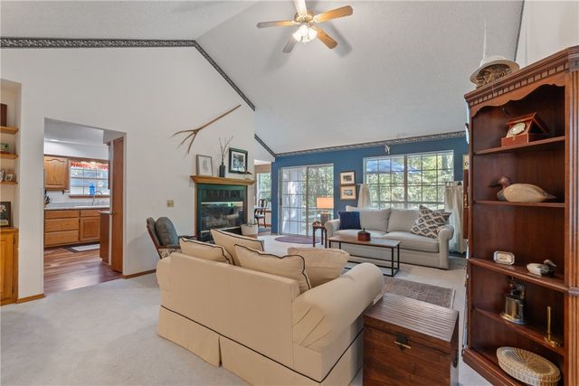 14 Runnymede Lane, Bella Vista, AR 72715
