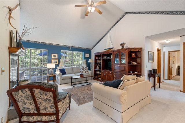 14 Runnymede Lane, Bella Vista, AR 72715