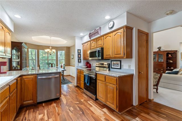 14 Runnymede Lane, Bella Vista, AR 72715