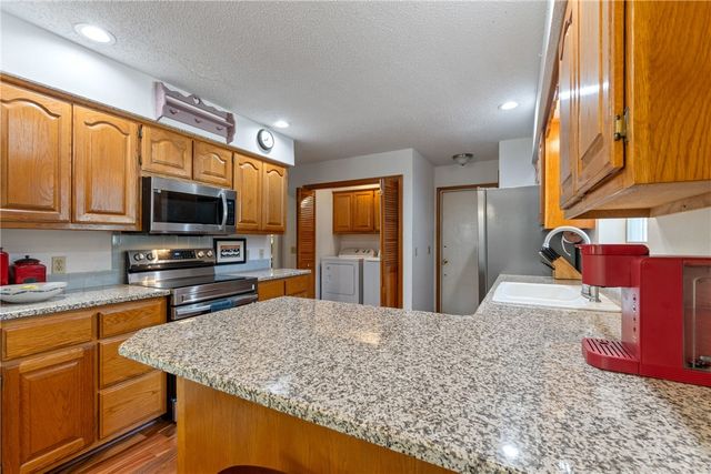 14 Runnymede Lane, Bella Vista, AR 72715