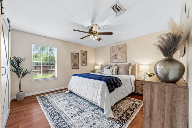 42 Lyrebird Drive, The Woodlands, TX 77380