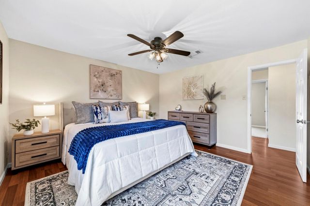 42 Lyrebird Drive, The Woodlands, TX 77380