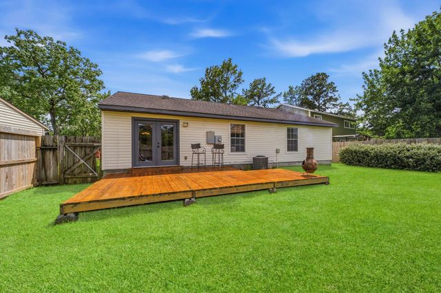 42 Lyrebird Drive, The Woodlands, TX 77380