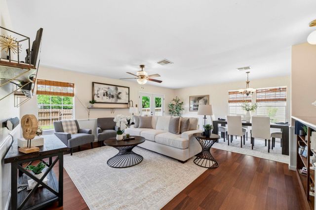 42 Lyrebird Drive, The Woodlands, TX 77380