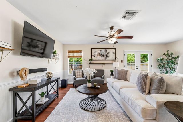 42 Lyrebird Drive, The Woodlands, TX 77380