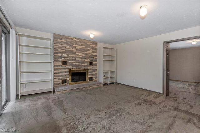 692 Davidson Drive, Highland Heights, OH 44143