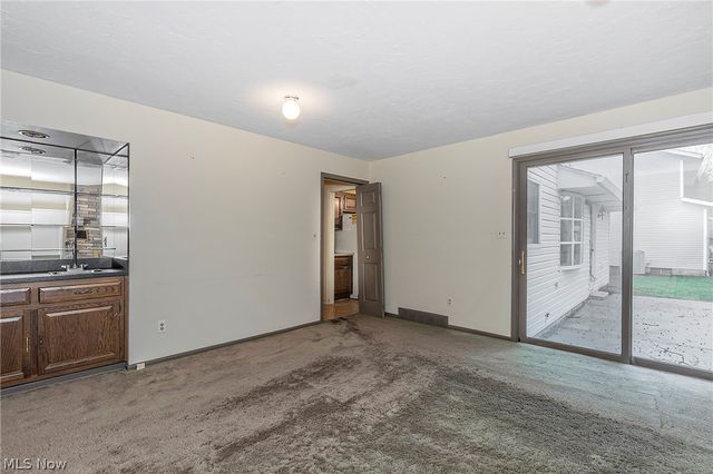 692 Davidson Drive, Highland Heights, OH 44143