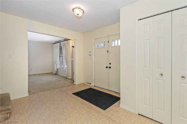 692 Davidson Drive, Highland Heights, OH 44143