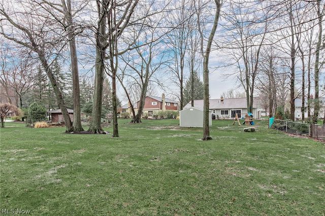 692 Davidson Drive, Highland Heights, OH 44143