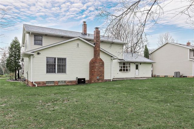 692 Davidson Drive, Highland Heights, OH 44143