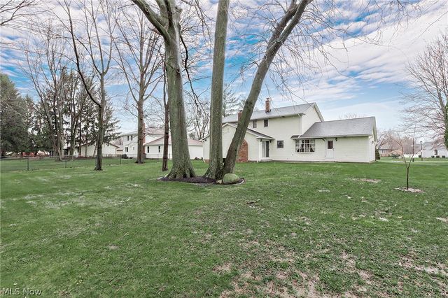 692 Davidson Drive, Highland Heights, OH 44143