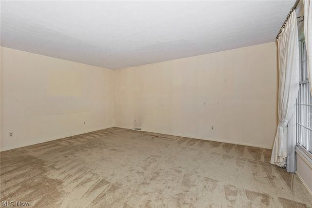 692 Davidson Drive, Highland Heights, OH 44143