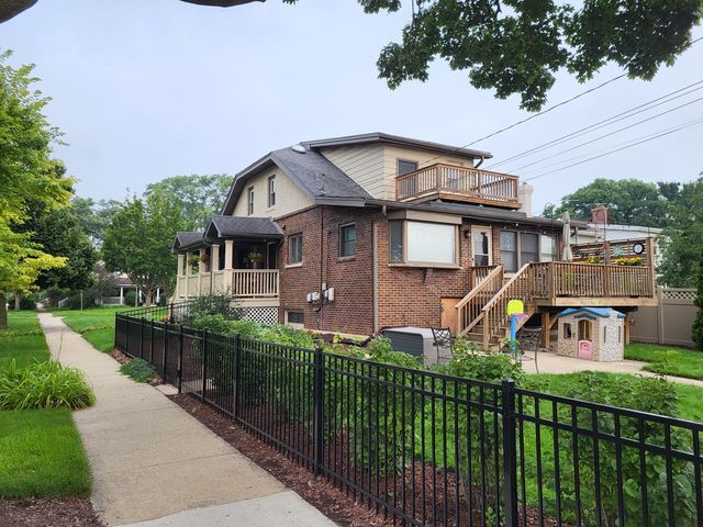 345 N ADDISON Avenue 2, Elmhurst, IL 60126