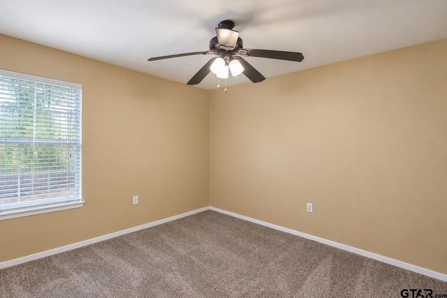 211 Willowbrook Ln, Whitehouse, TX 75791