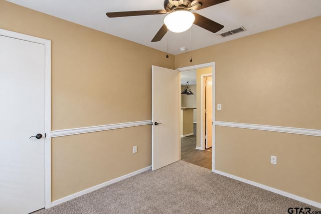 211 Willowbrook Ln, Whitehouse, TX 75791