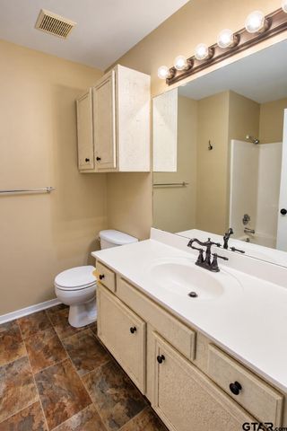 211 Willowbrook Ln, Whitehouse, TX 75791