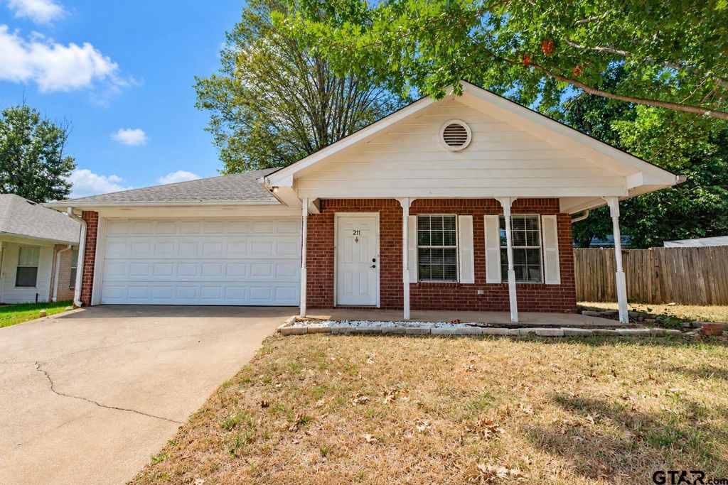 211 Willowbrook Ln, Whitehouse, TX 75791