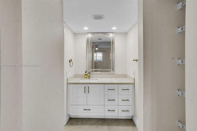 10401 W Broward Blvd 205, Plantation, FL 33324