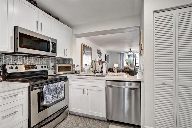 10401 W Broward Blvd 205, Plantation, FL 33324