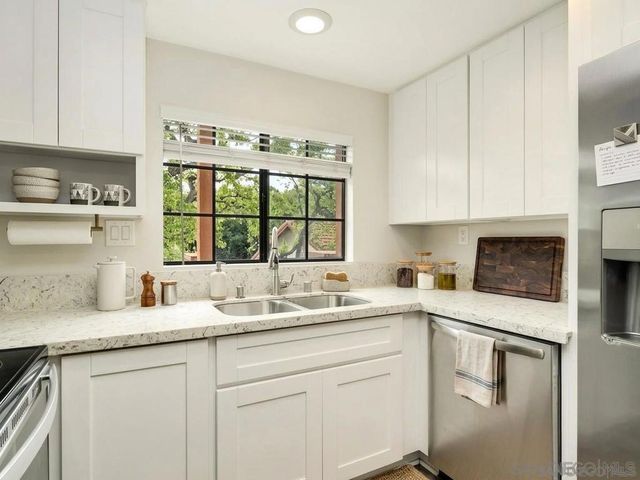 2822 Winthrop Ave, Carlsbad, CA 92010