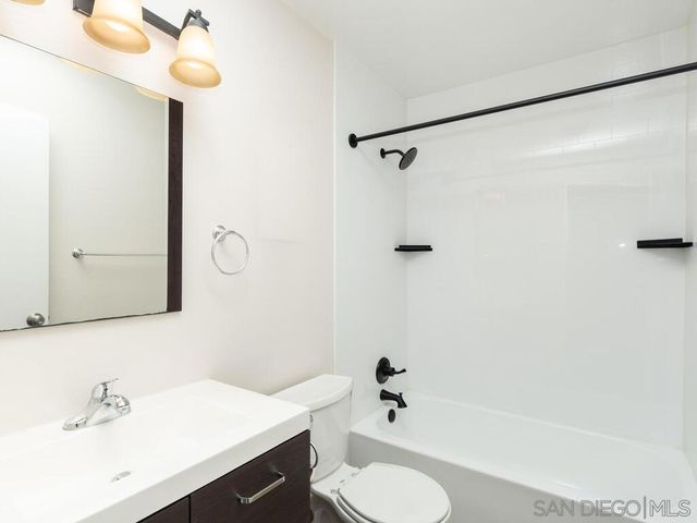 2822 Winthrop Ave, Carlsbad, CA 92010