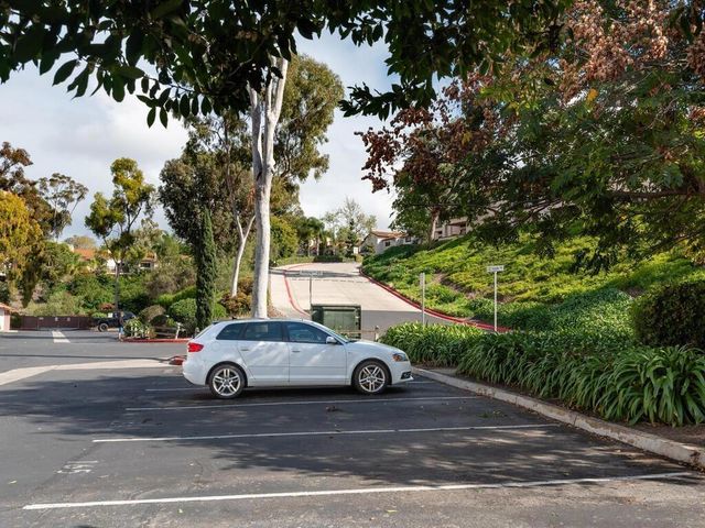 2822 Winthrop Ave, Carlsbad, CA 92010