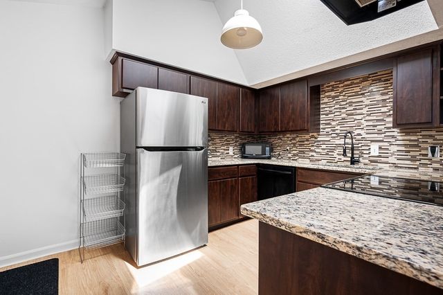 98 Eastern Ave 403, Worcester, MA 01605