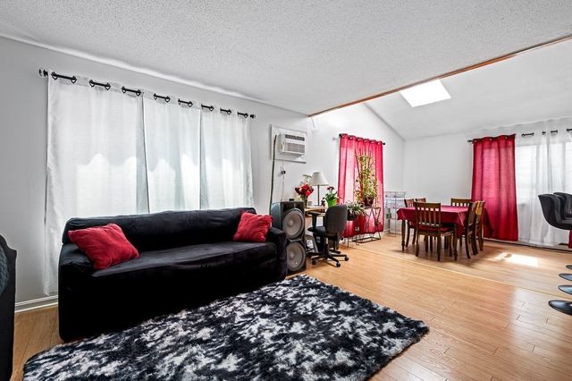 98 Eastern Ave 403, Worcester, MA 01605